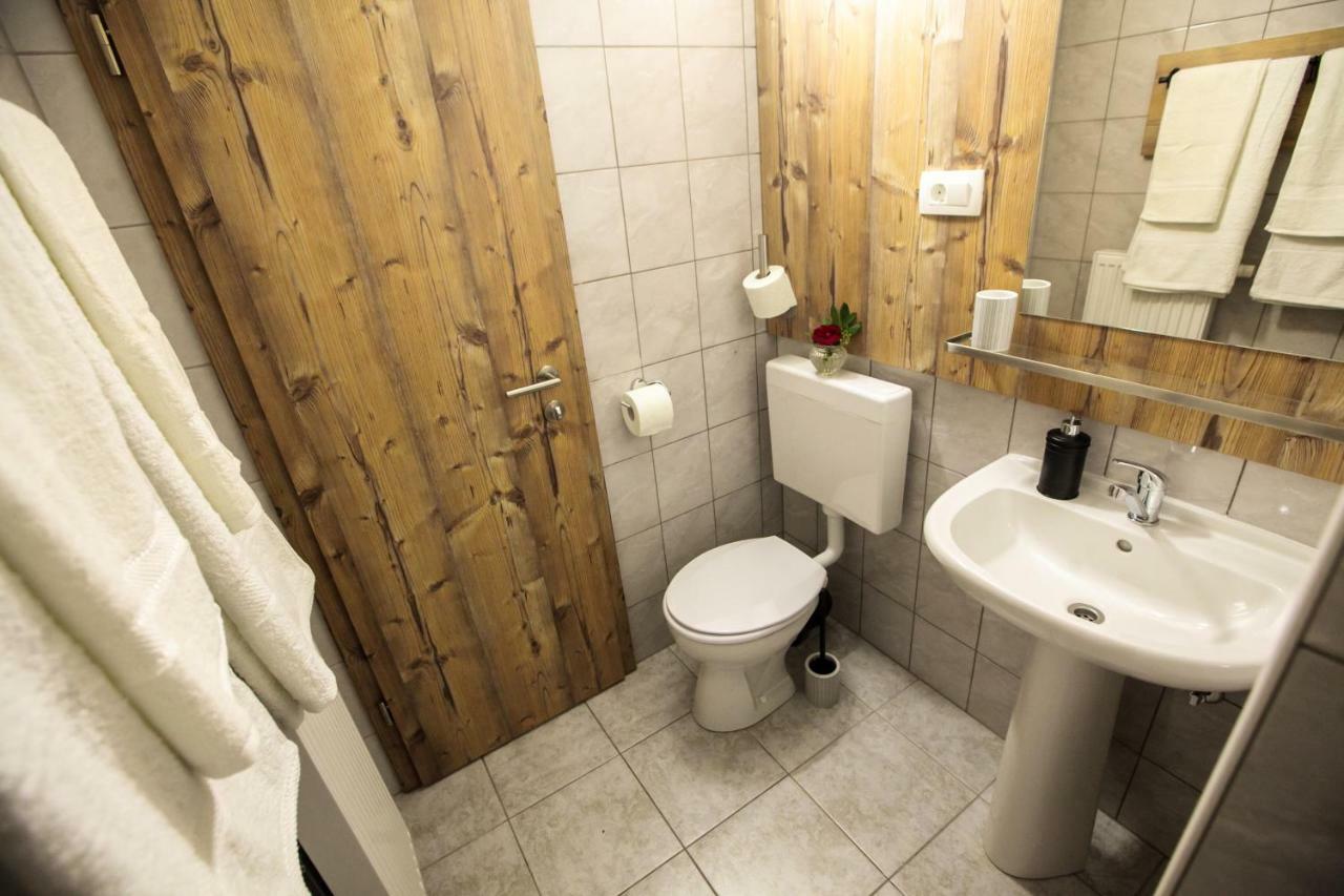 Hisa Poljana Rooms Prevalje Eksteriør bilde
